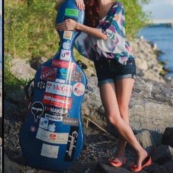 Multi-colored poncho-like blouse - Picture 4 of 5